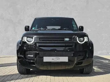 Land Rover Defender 110 D300 X-Dynamic SE