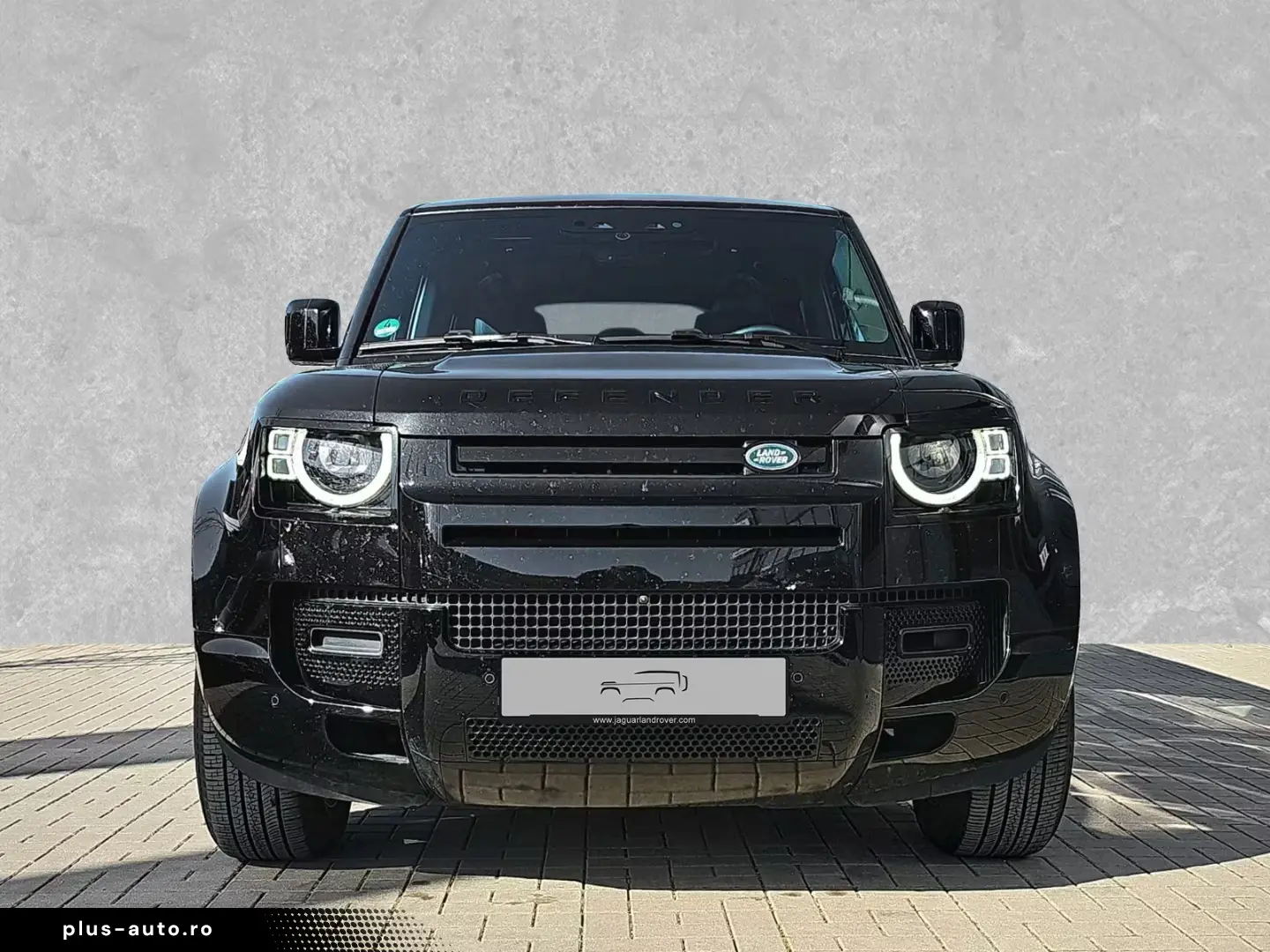 Land Rover Defender 110 D300 X-Dynamic SE