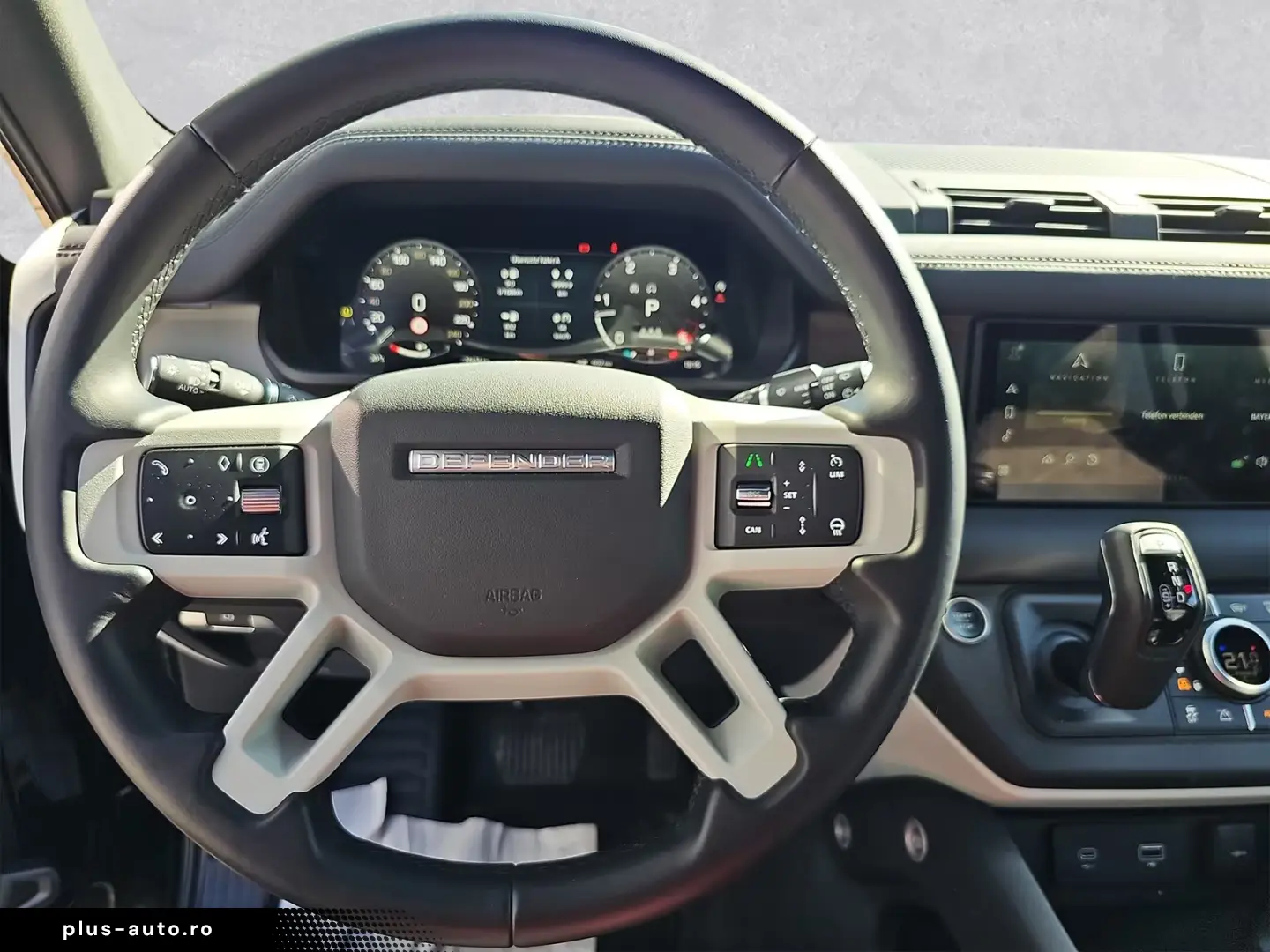 Land Rover Defender 110 D300 X-Dynamic SE