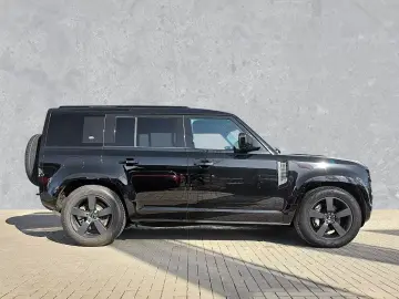 Land Rover Defender 110 D300 X-Dynamic SE