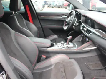 ALFA ROMEO Stelvio Quadrifoglio Q4
