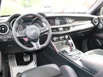 ALFA ROMEO Stelvio Quadrifoglio Q4