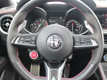 ALFA ROMEO Stelvio Quadrifoglio Q4