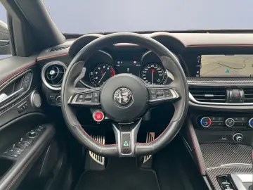 ALFA ROMEO Stelvio Quadrifoglio Q4