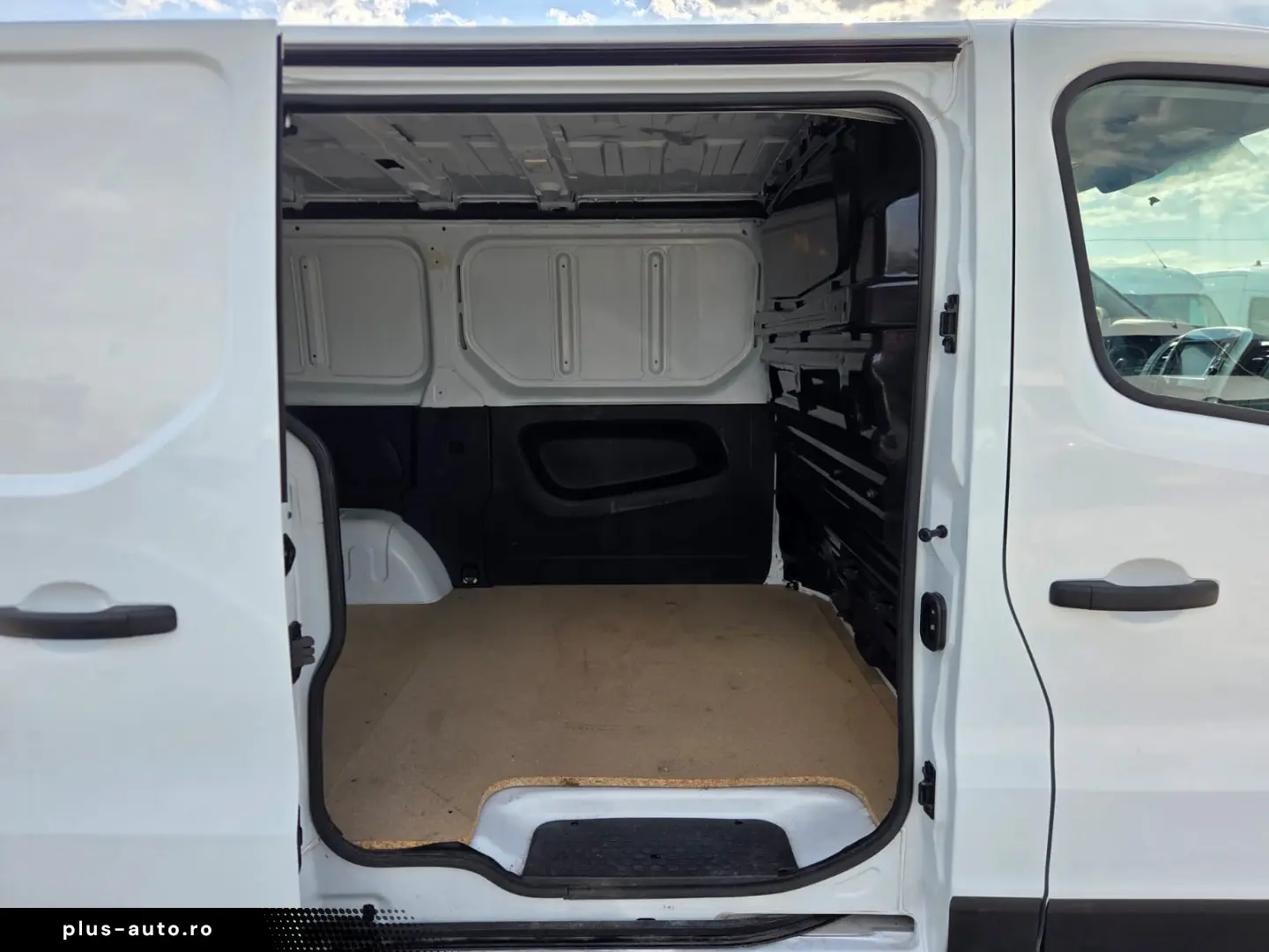 RENAULT TRAFIC L1H1