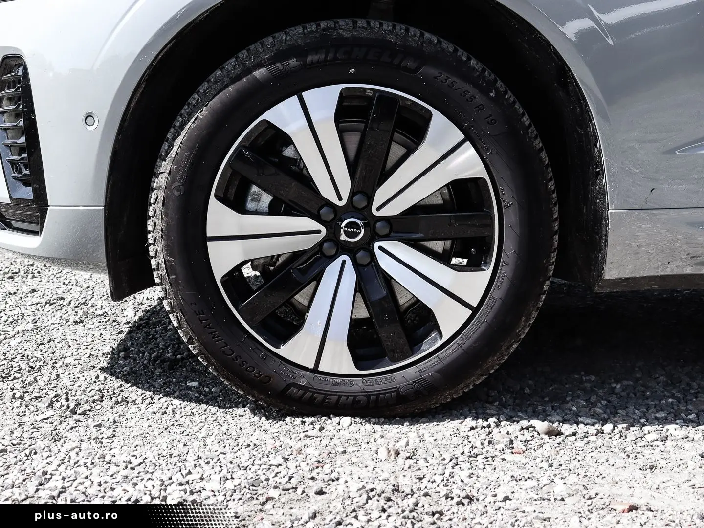 VOLVO XC60 Plus Dark Recharge Plug-In Hybrid AWD T8 Tw