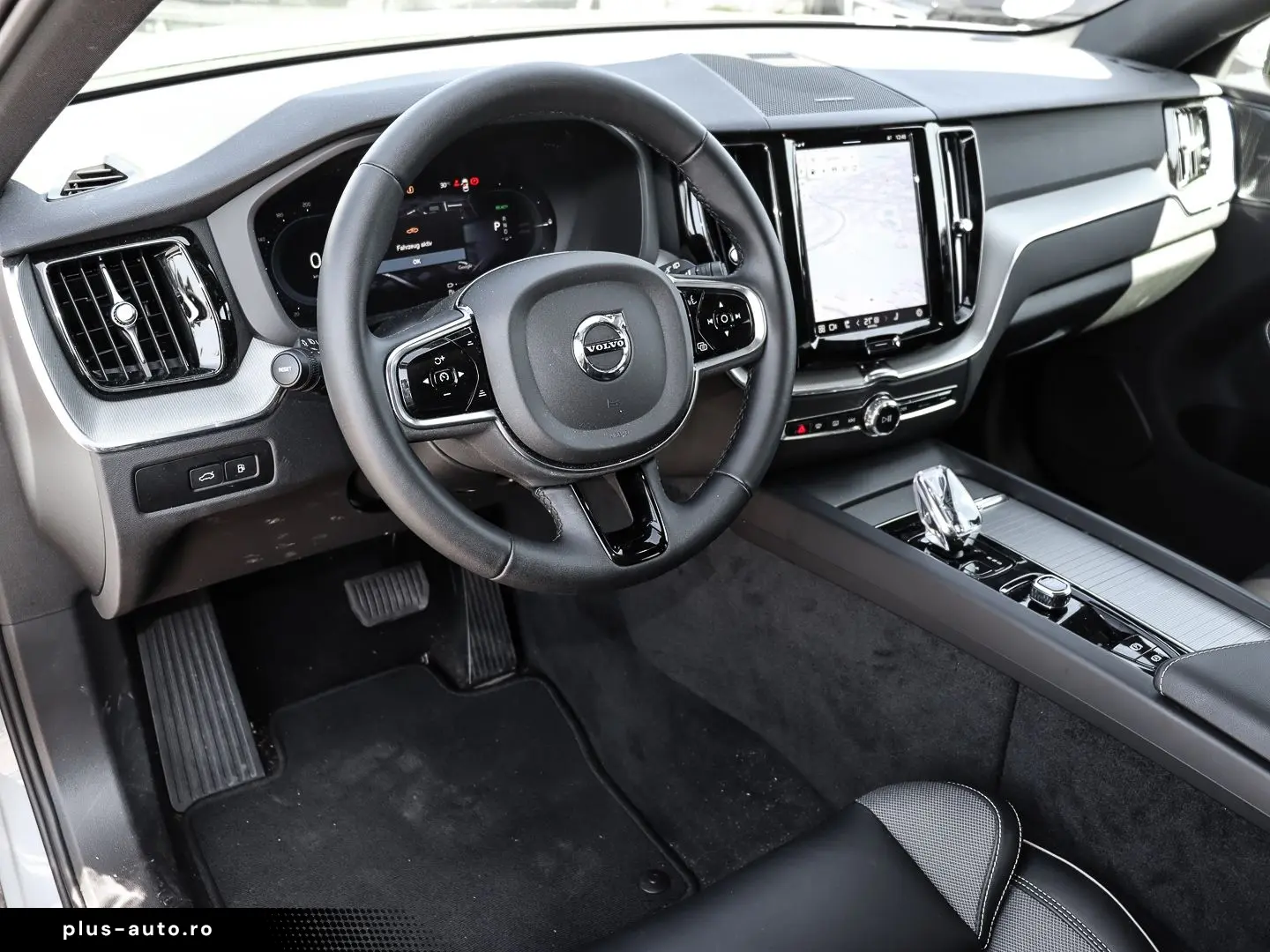 VOLVO XC60 Plus Dark Recharge Plug-In Hybrid AWD T8 Tw