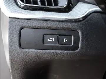 VOLVO XC60 Plus Dark Recharge Plug-In Hybrid AWD T8 Tw