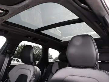 VOLVO XC60 Plus Dark Recharge Plug-In Hybrid AWD T8 Tw