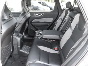 VOLVO XC60 Plus Dark Recharge Plug-In Hybrid AWD T8 Tw