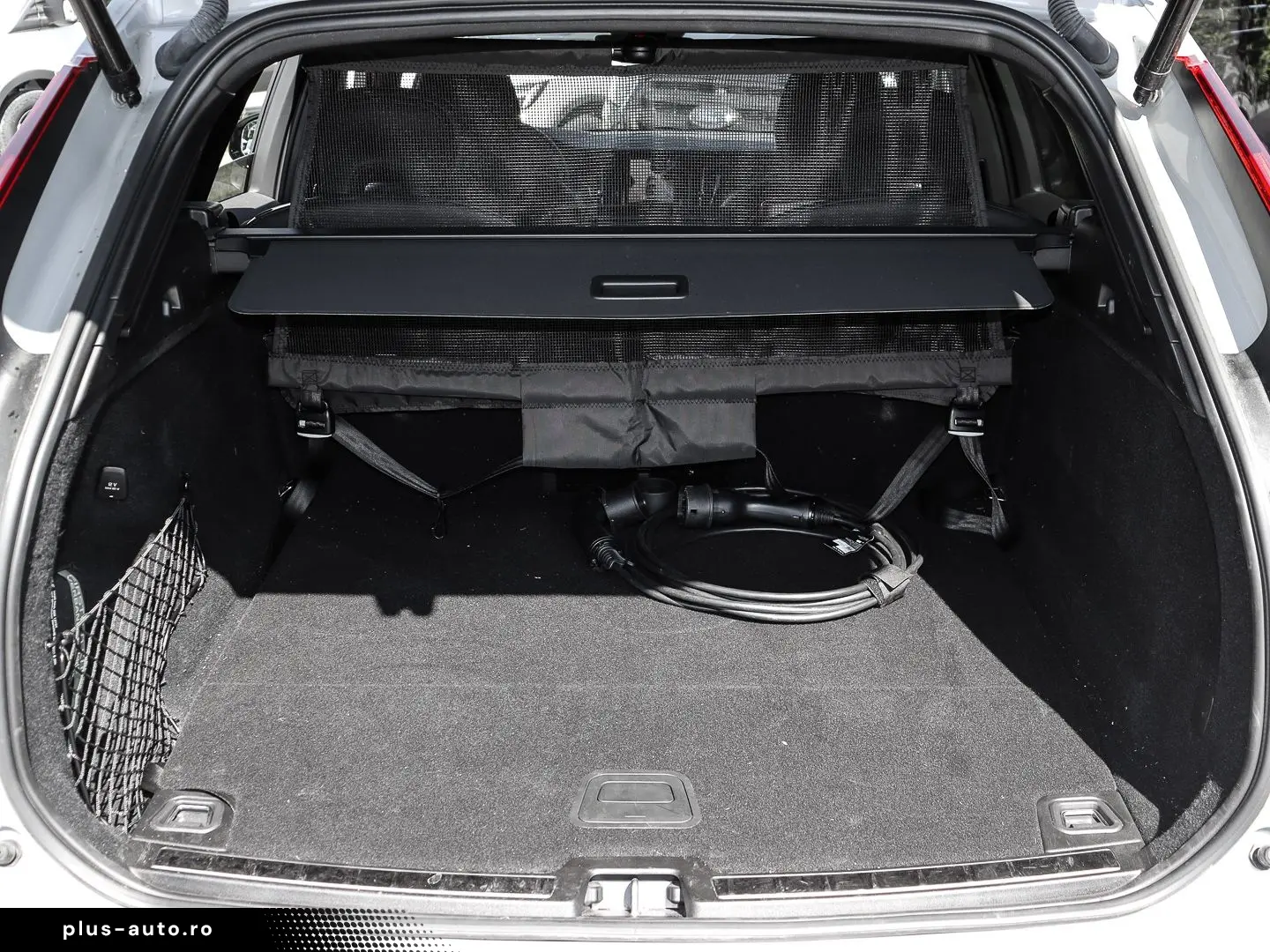 VOLVO XC60 Plus Dark Recharge Plug-In Hybrid AWD T8 Tw