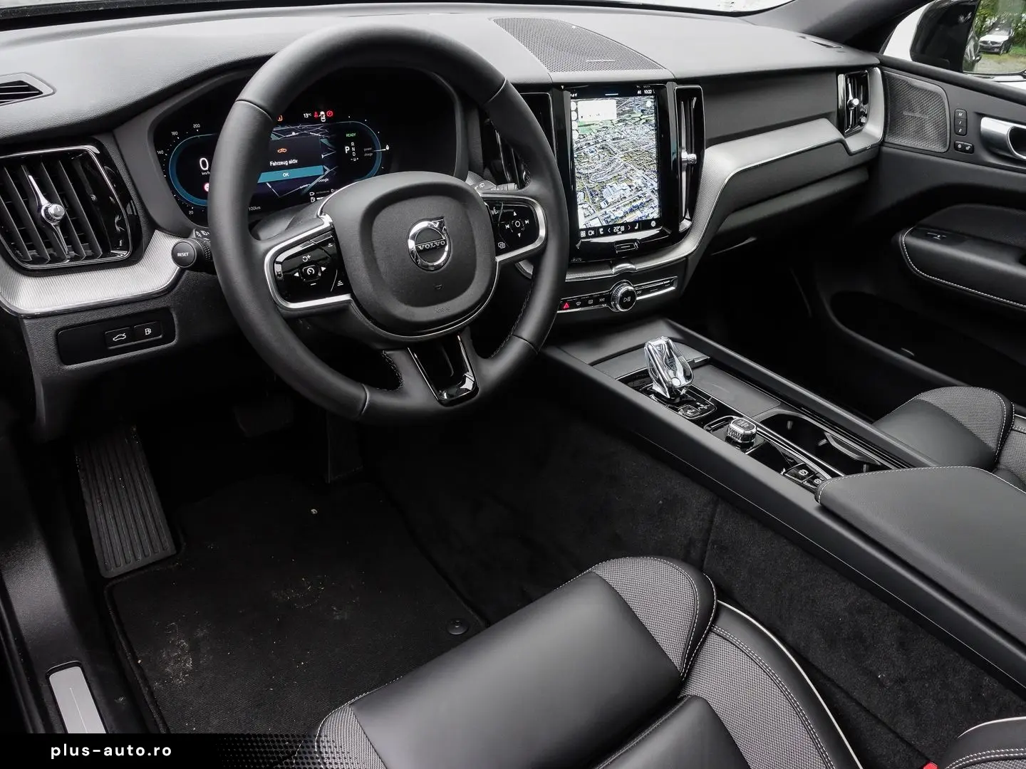 VOLVO XC60 Plus Dark Recharge Plug-In Hybrid AWD T8 Tw