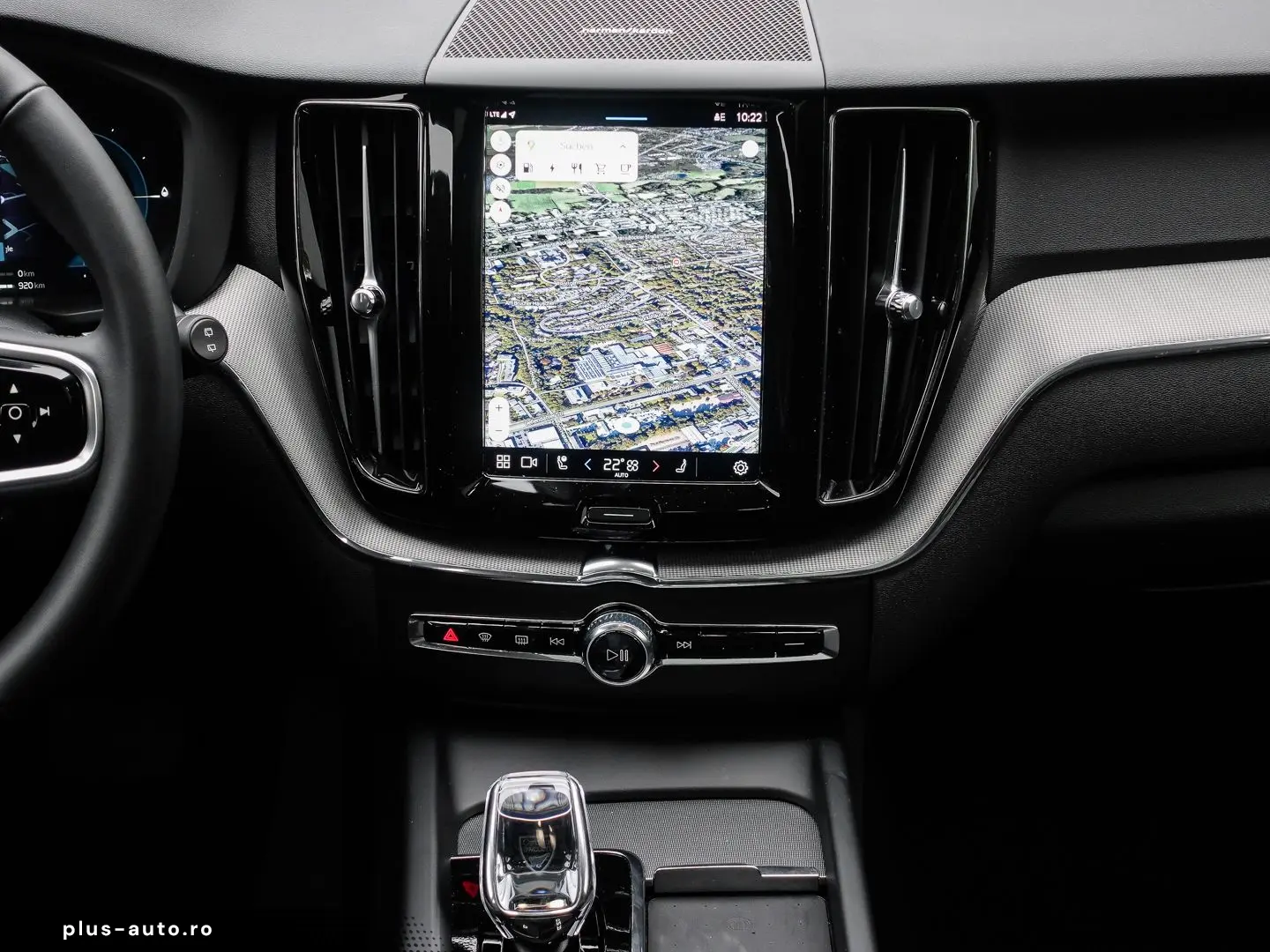 VOLVO XC60 Plus Dark Recharge Plug-In Hybrid AWD T8 Tw