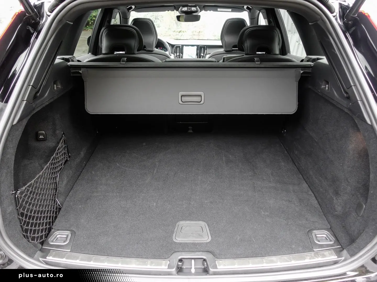 VOLVO XC60 Plus Dark Recharge Plug-In Hybrid AWD T8 Tw