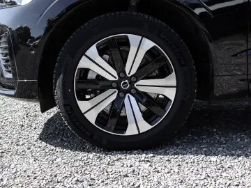 VOLVO XC60 Plus Dark Recharge Plug-In Hybrid AWD T8 Tw
