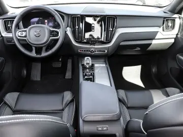 VOLVO XC60 Plus Dark Recharge Plug-In Hybrid AWD T8 Tw