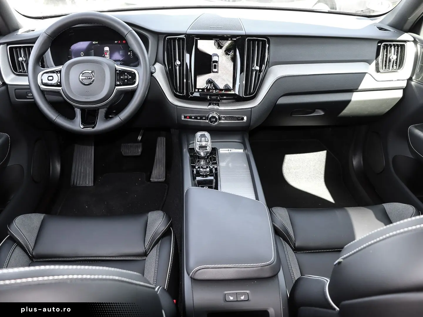 VOLVO XC60 Plus Dark Recharge Plug-In Hybrid AWD T8 Tw