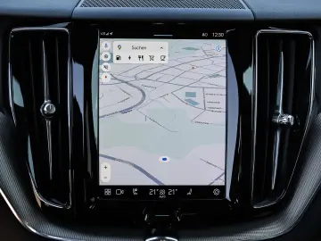VOLVO XC60 Plus Dark Recharge Plug-In Hybrid AWD T8 Tw