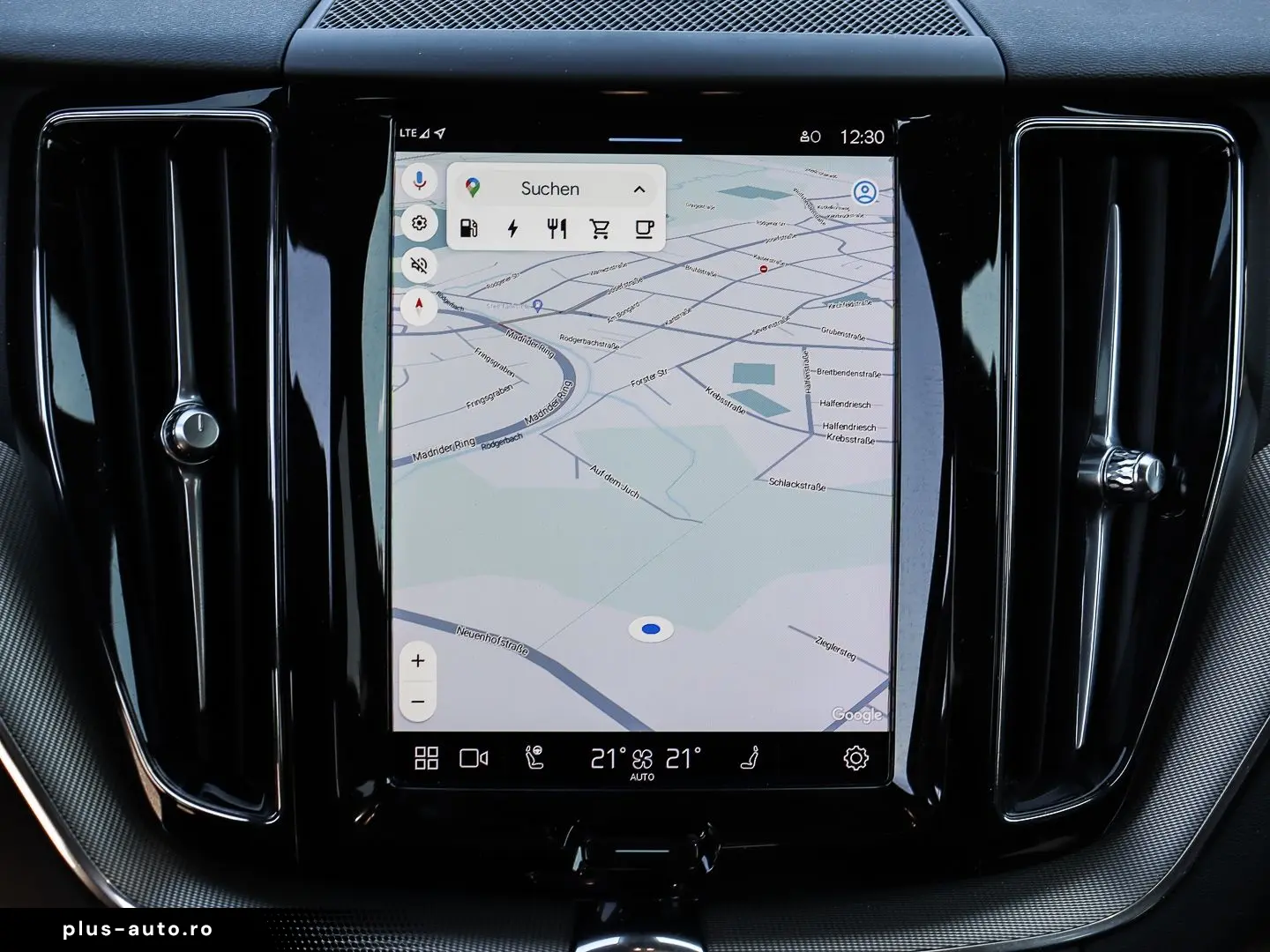 VOLVO XC60 Plus Dark Recharge Plug-In Hybrid AWD T8 Tw