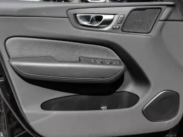 VOLVO XC60 Plus Dark Recharge Plug-In Hybrid AWD T8 Tw