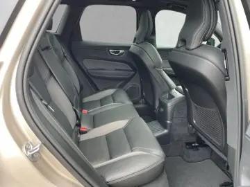VOLVO XC60 Dark T8 20''LM Pano 360kam Harm…