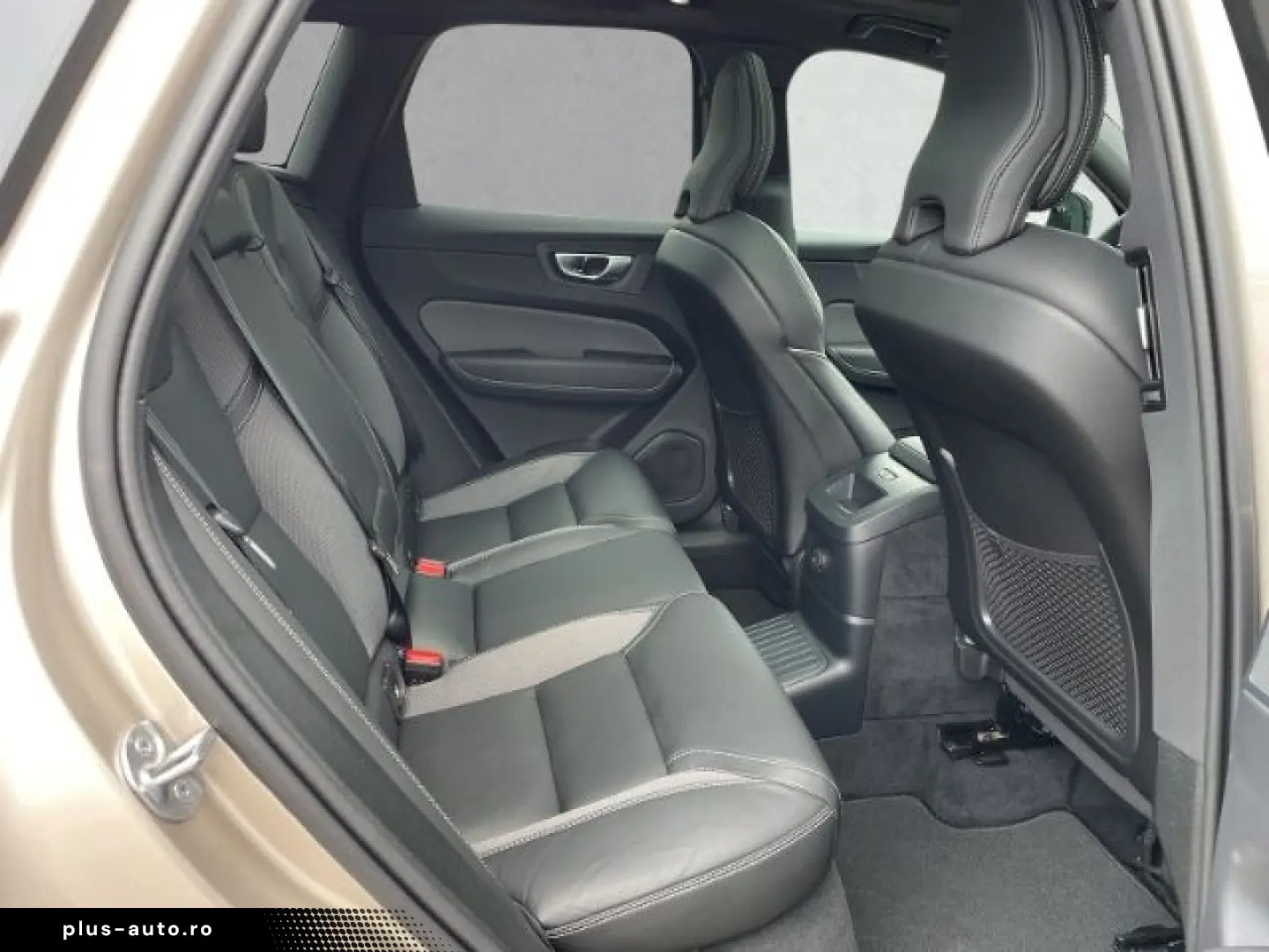 VOLVO XC60 Dark T8 20''LM Pano 360kam Harm&hellip;