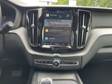 VOLVO XC60 Dark T8 20''LM Pano 360kam Harm…