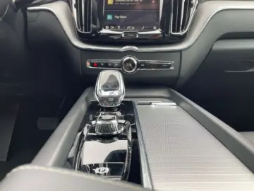 VOLVO XC60 Dark T8 20''LM Pano 360kam Harm…