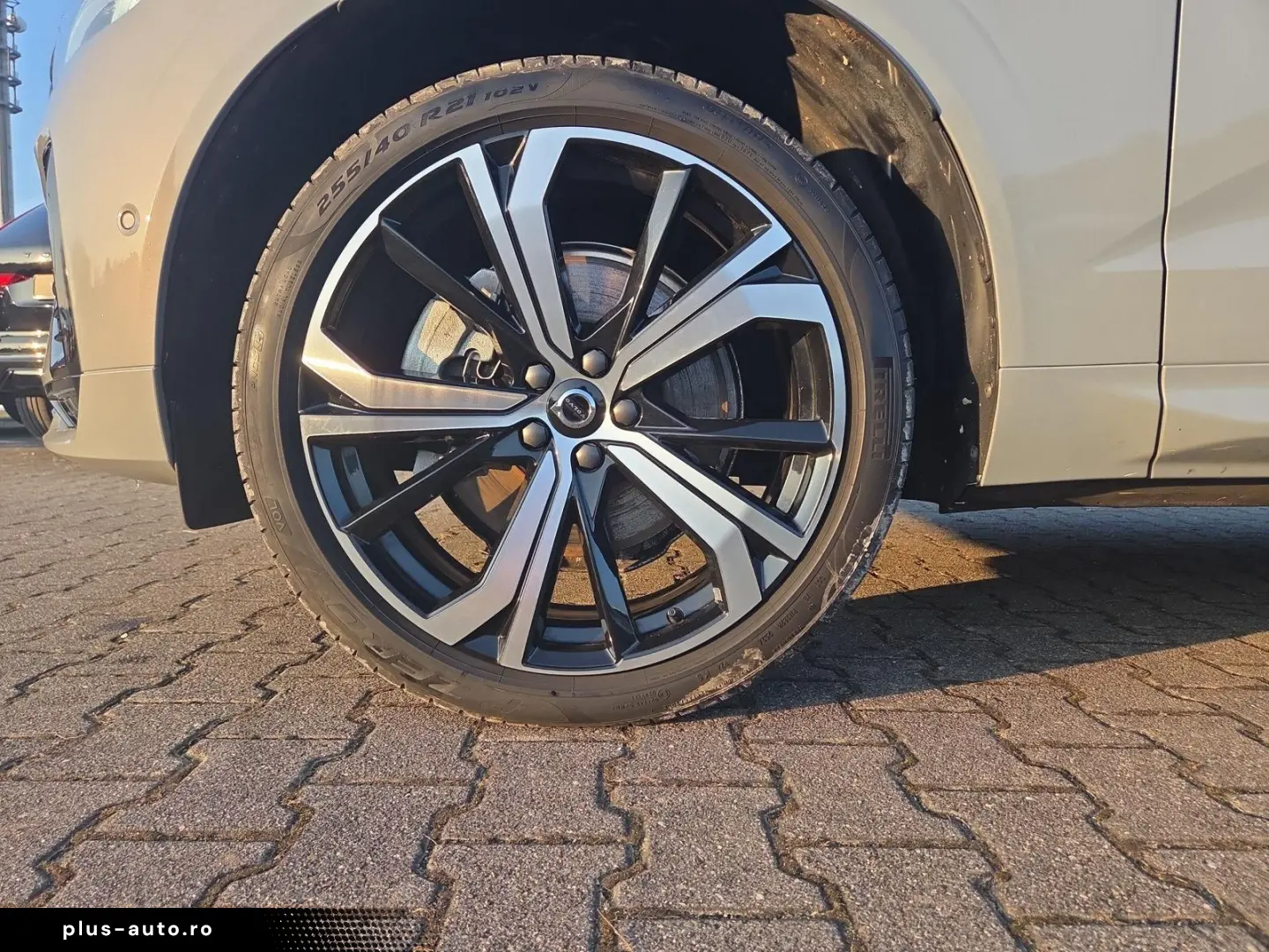 VOLVO XC60 T8 AWD Recharge Plus Dark 21  360  ACC FHZ