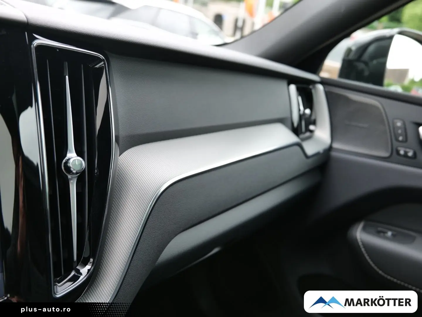 VOLVO XC60 T8 AWD Black Edition ACC BLIS 360 Panorama