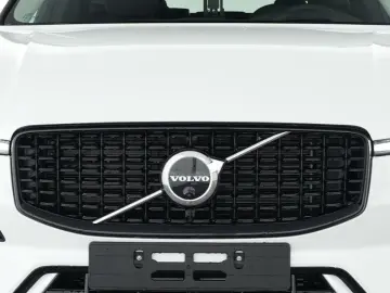 VOLVO XC60 Plus Dark Recharge Plug-In Hybrid AWD HUD S