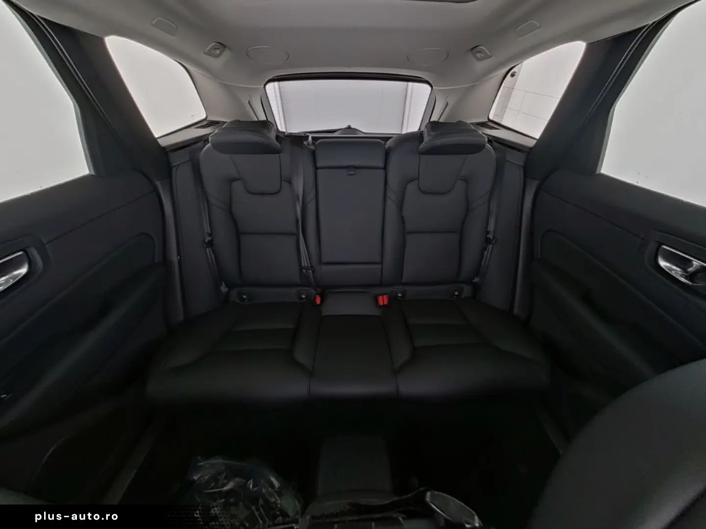 VOLVO XC60 Plus Dark Recharge Plug-In Hybrid AWD HUD S