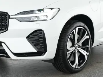 VOLVO XC60 Plus Dark Recharge Plug-In Hybrid AWD HUD S