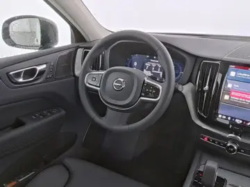 VOLVO XC60 Plus Dark Recharge Plug-In Hybrid AWD HUD S