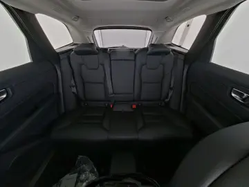 VOLVO XC60 Plus Dark Recharge Plug-In Hybrid AWD HUD S