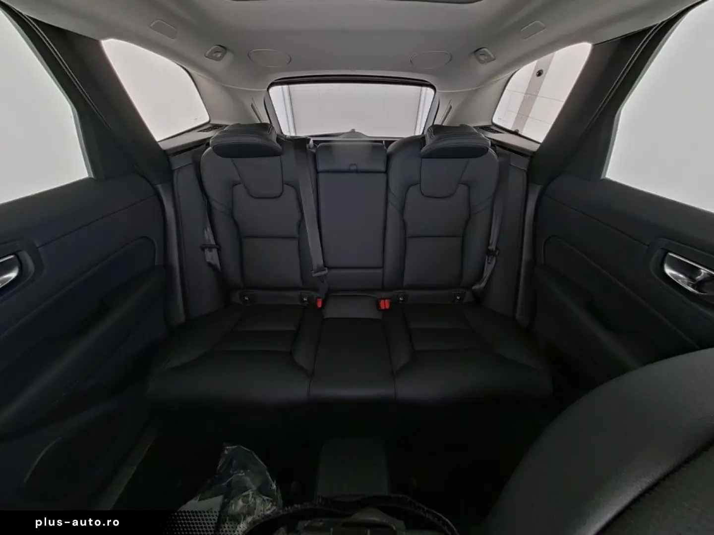 VOLVO XC60 Plus Dark Recharge Plug-In Hybrid AWD HUD S