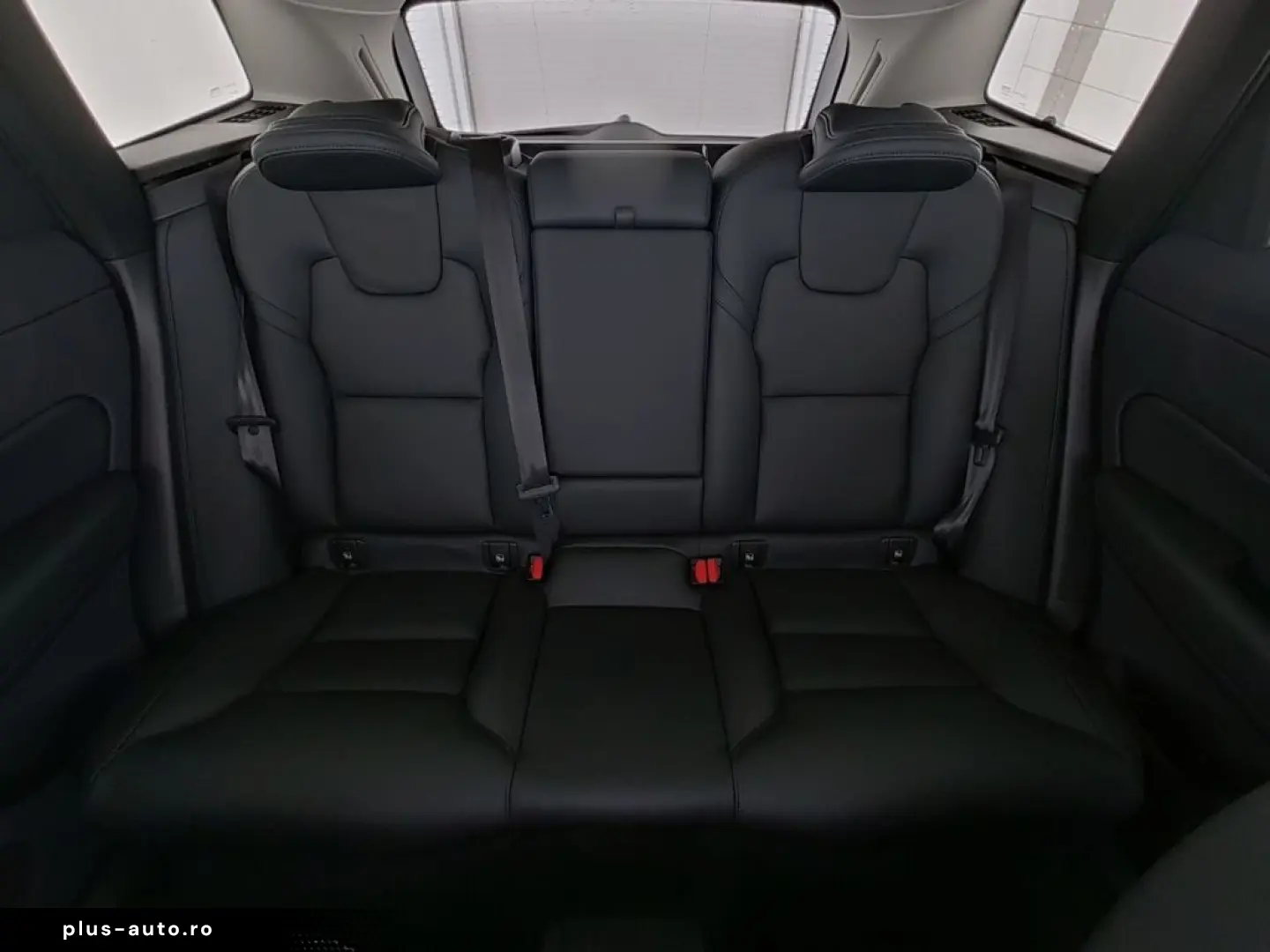 VOLVO XC60 Plus Dark Recharge Plug-In Hybrid AWD HUD S