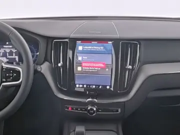VOLVO XC60 Plus Dark Recharge Plug-In Hybrid AWD HUD S