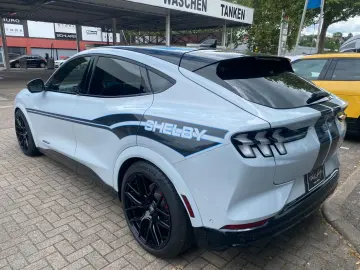 FORD Mustang Mach-E 99 kWh Allrad GT
