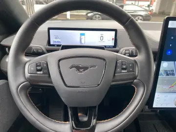 FORD Mustang Mach-E 99 kWh Allrad GT