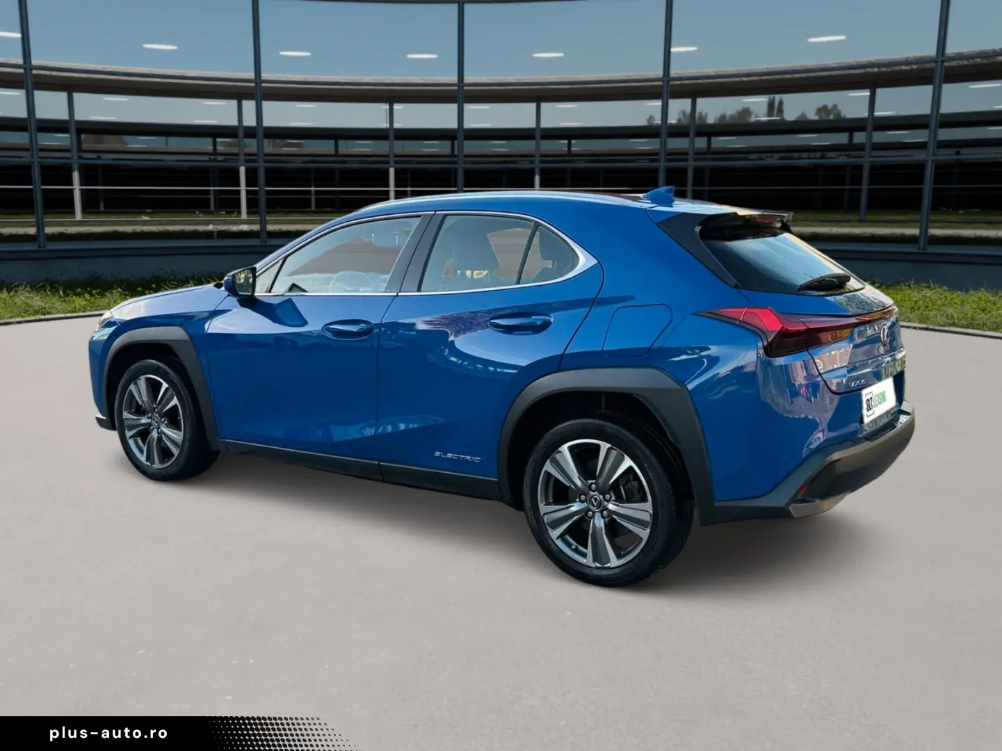 LEXUS UX 300 e Mark and  Levingston