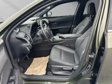 LEXUS UX 250h FSPORT-D 1.HD ALLW.REIF   15J-GARANTIE