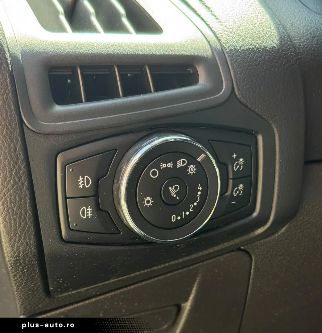 FORD FOCUS 3