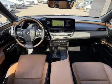 LEXUS ES 300h Luxury Line