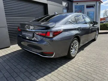 LEXUS ES 300h Luxury Line