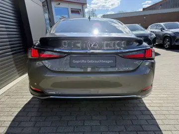 LEXUS ES 300h Luxury Line
