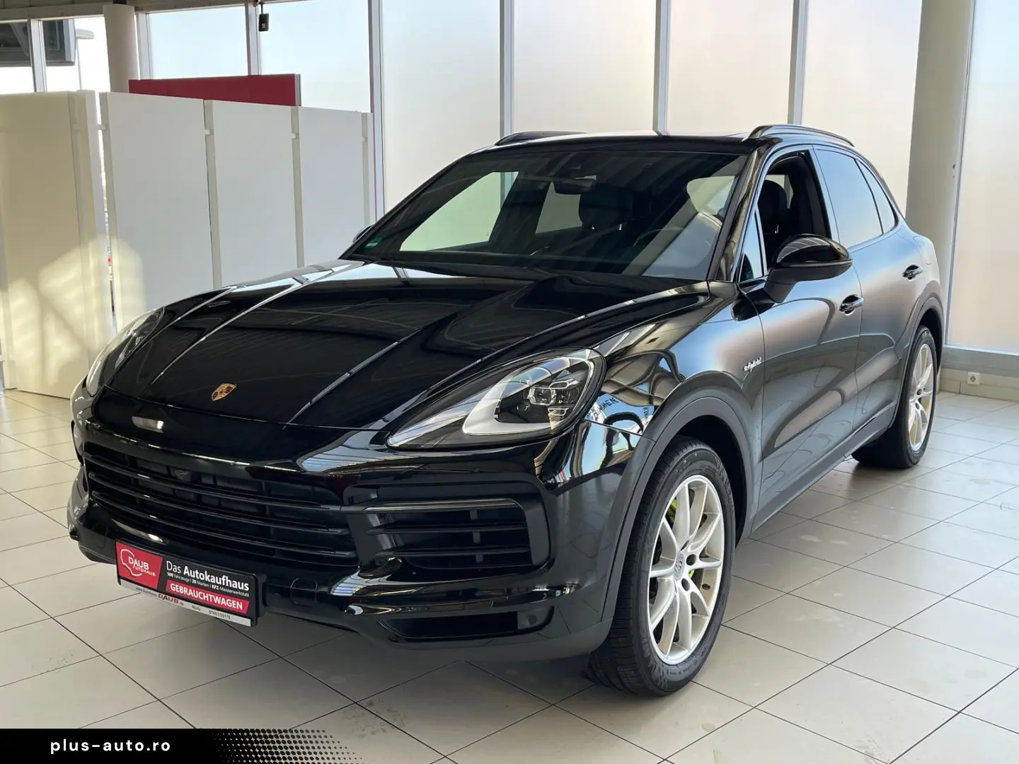 PORSCHE Cayenne PHEV Leder LED Pano Kamera Bose