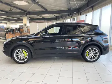 PORSCHE Cayenne PHEV Leder LED Pano Kamera Bose