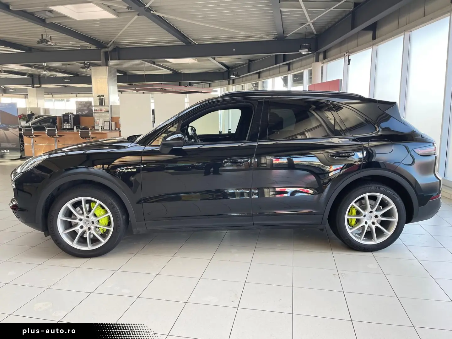 PORSCHE Cayenne PHEV Leder LED Pano Kamera Bose