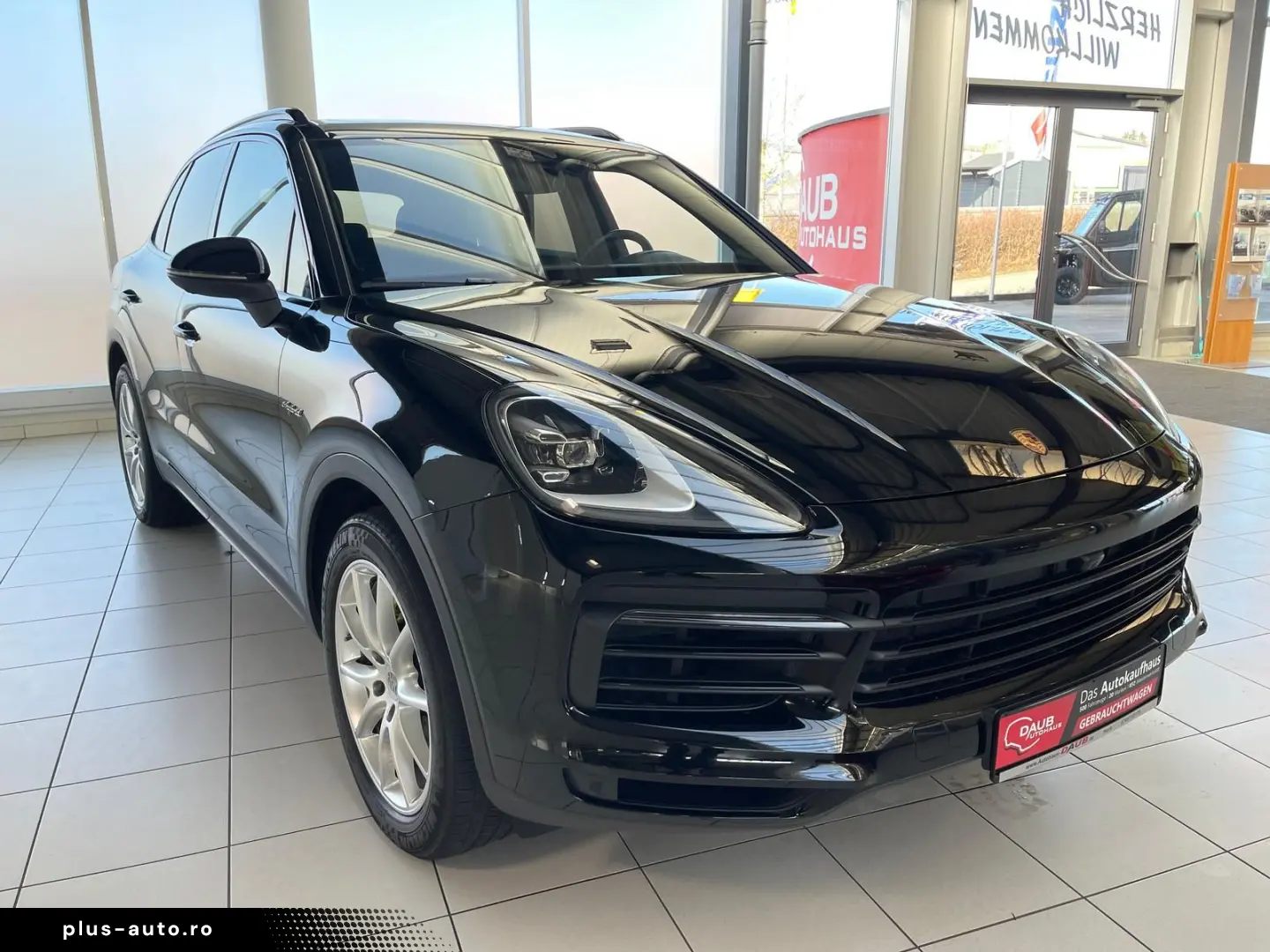 PORSCHE Cayenne PHEV Leder LED Pano Kamera Bose